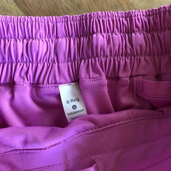 Lululemon Hotty hots in magenta glow- size 6 - Picture 3 of 5